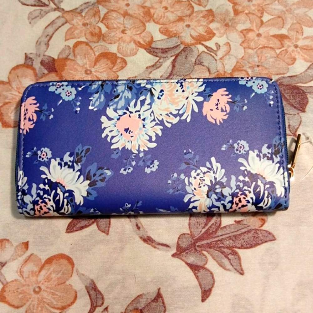 NWT Women's Wallet